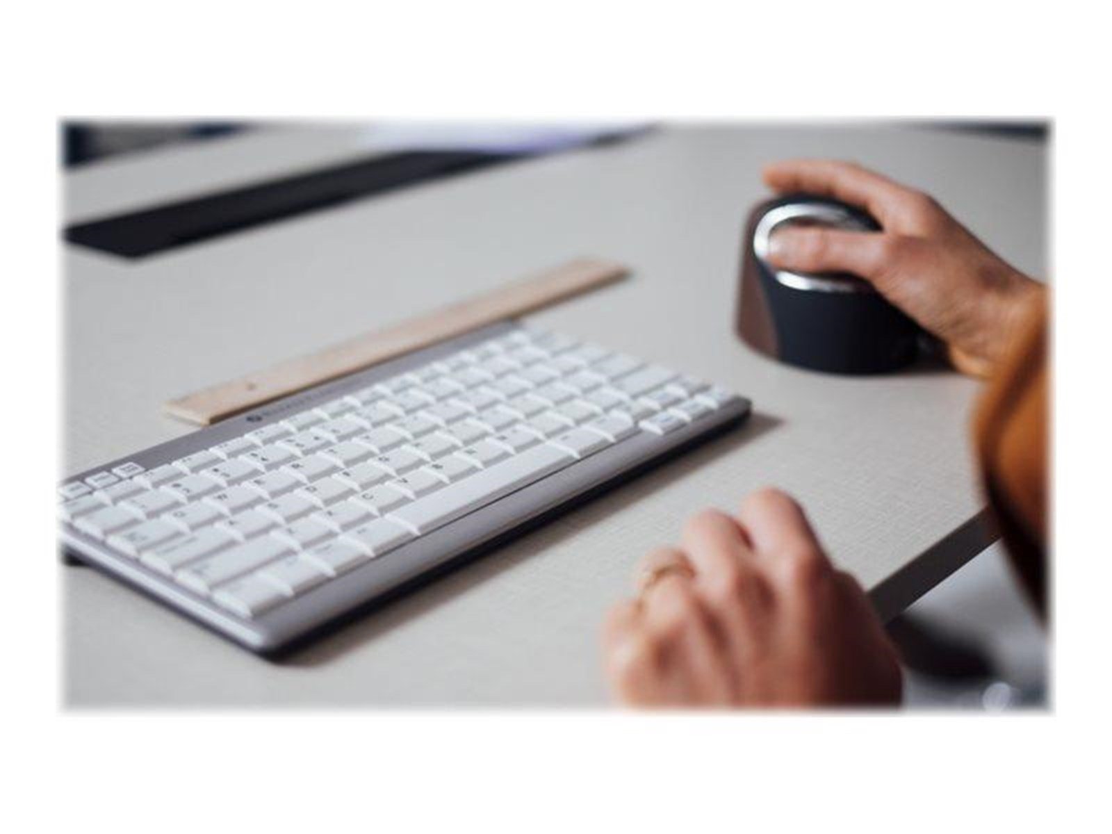 Bakker Elkhuizen UltraBoard 950 Wireless - keyboard - German - Tastaturen - Deutsch - Silber