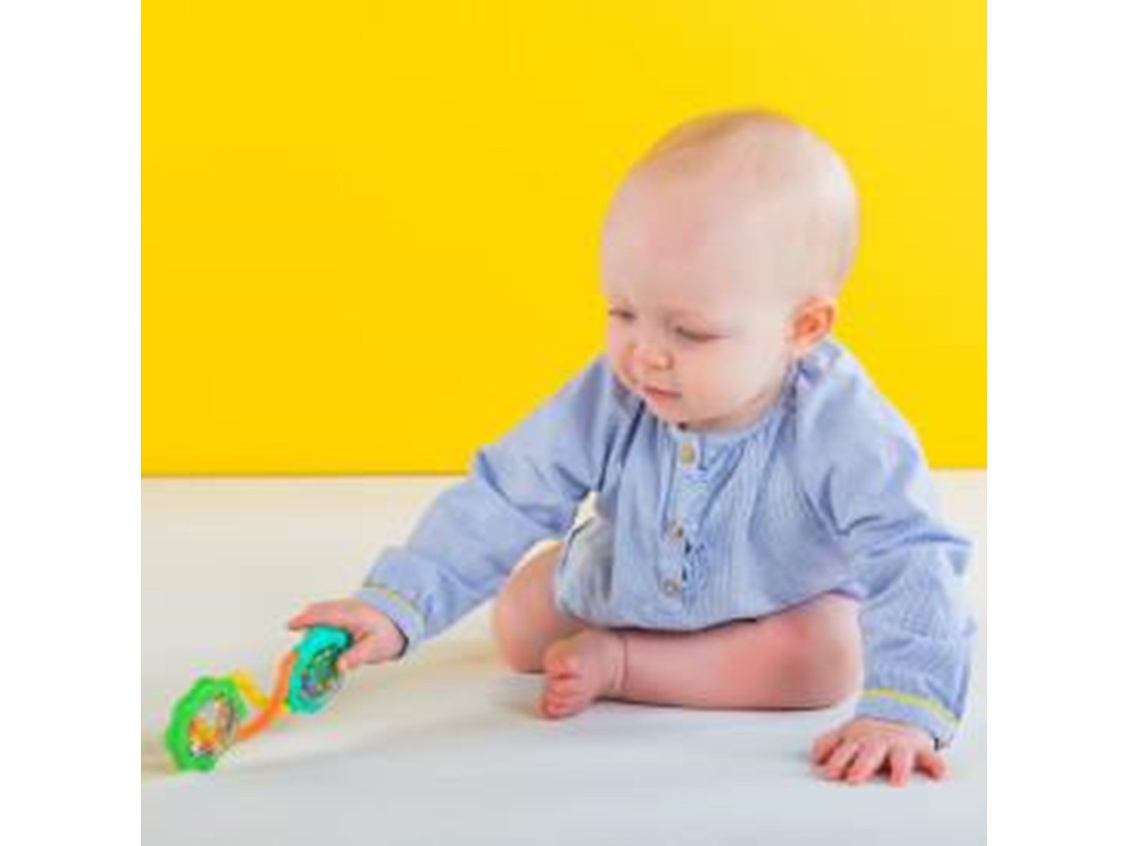 Bright Starts Rattle & Shake Barbell™ green