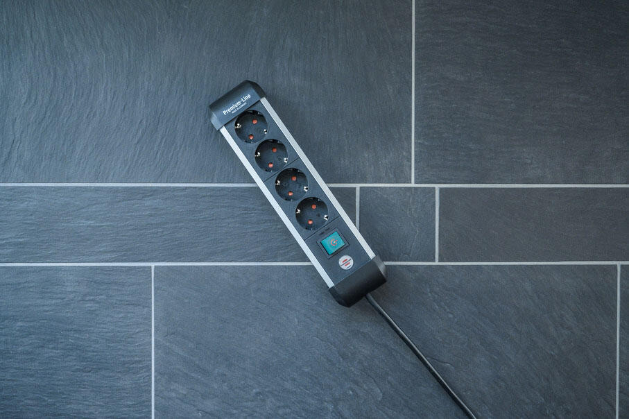 brennenstuhl Steckdosenleiste mit Schalter Premium-Alu-Line 1.8 m