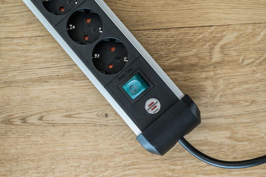 brennenstuhl Steckdosenleiste mit Schalter Premium-Alu-Line 3 m