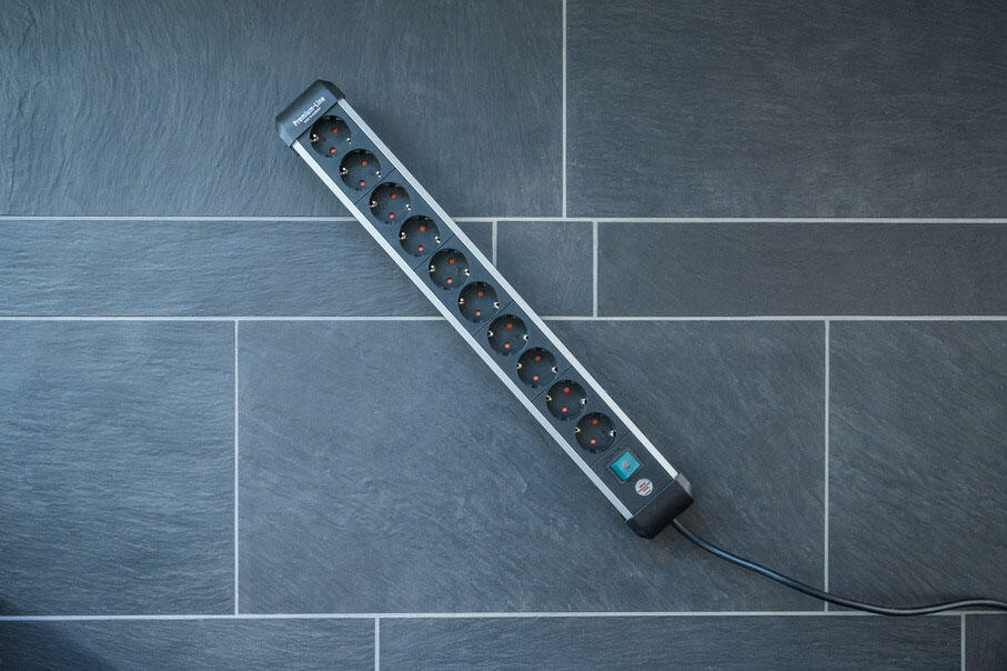 brennenstuhl Steckdosenleiste mit Schalter Premium-Alu-Line 3 m