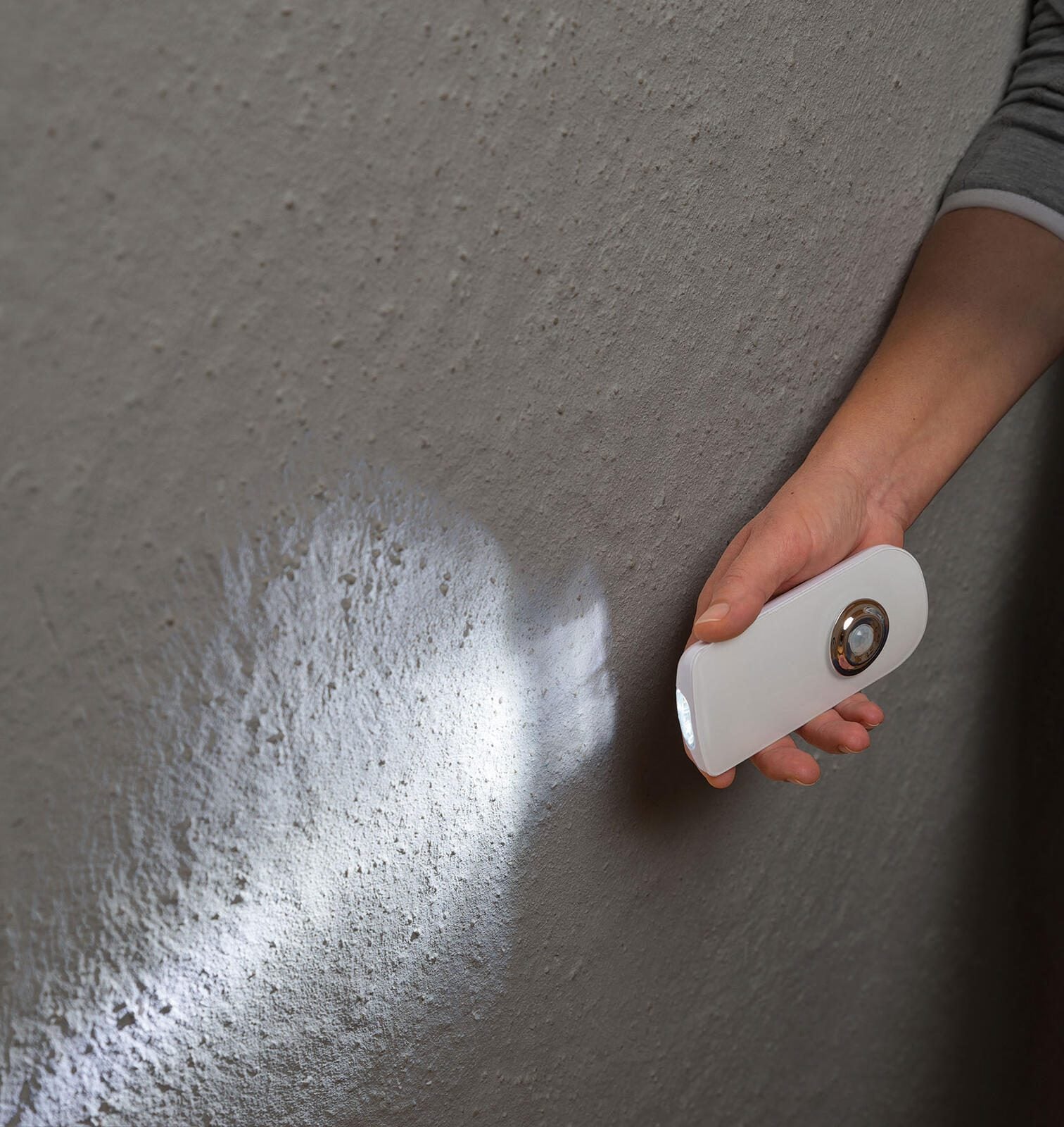 brennenstuhl LED-Außenleuchte mit Bewegungsmelder weiß
