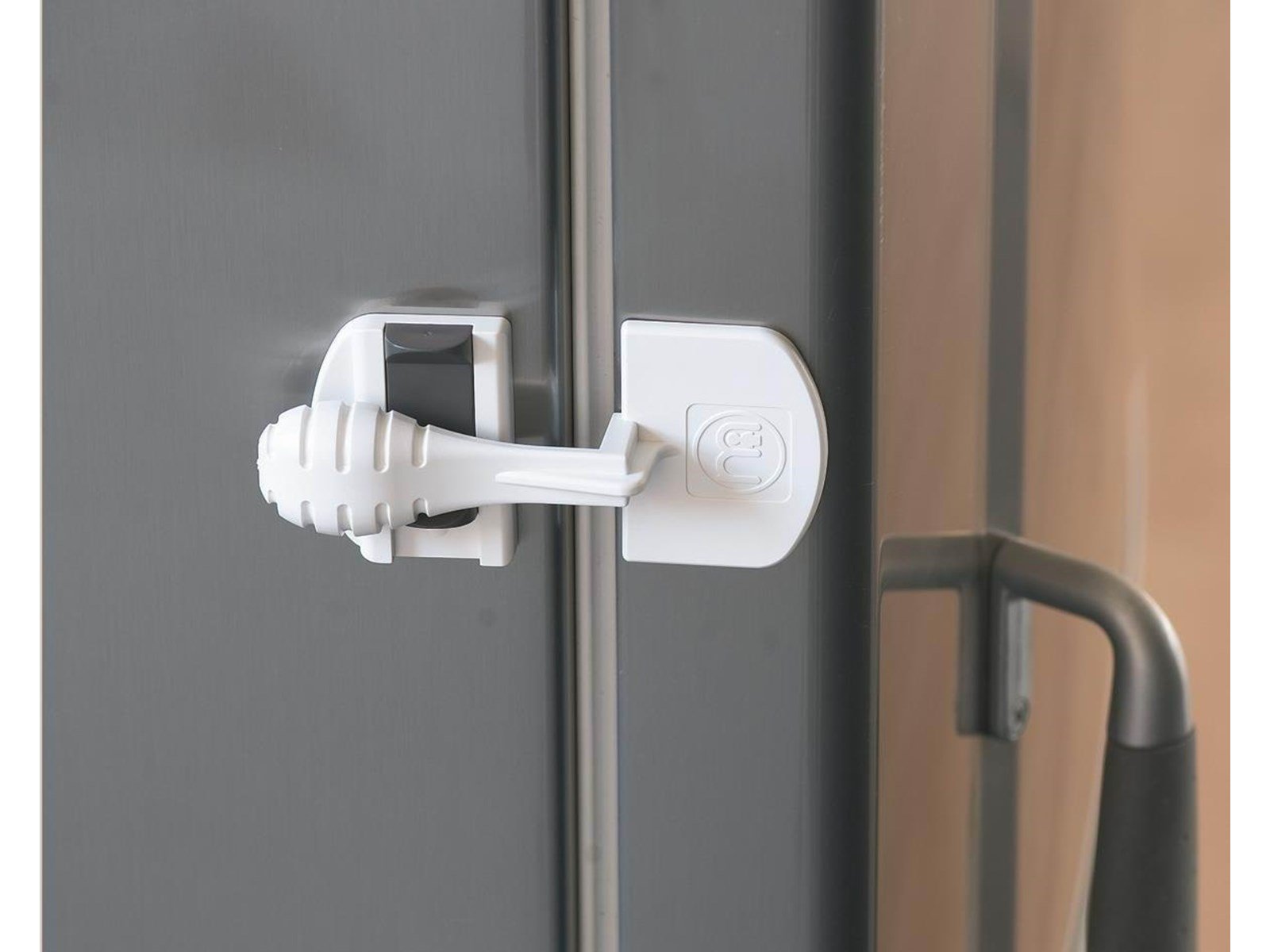 BabyDan Refrigerator lock on / off 2 pcs white