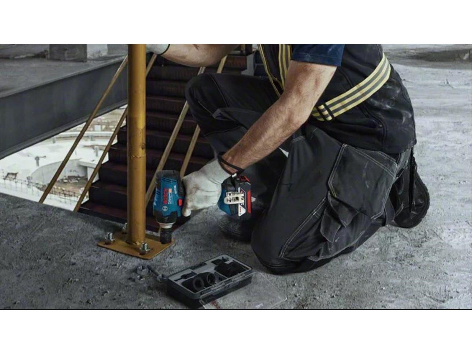 Bosch GDS 18V-400 PROFESSIONAL CORDLESS IMPACT WRENCH