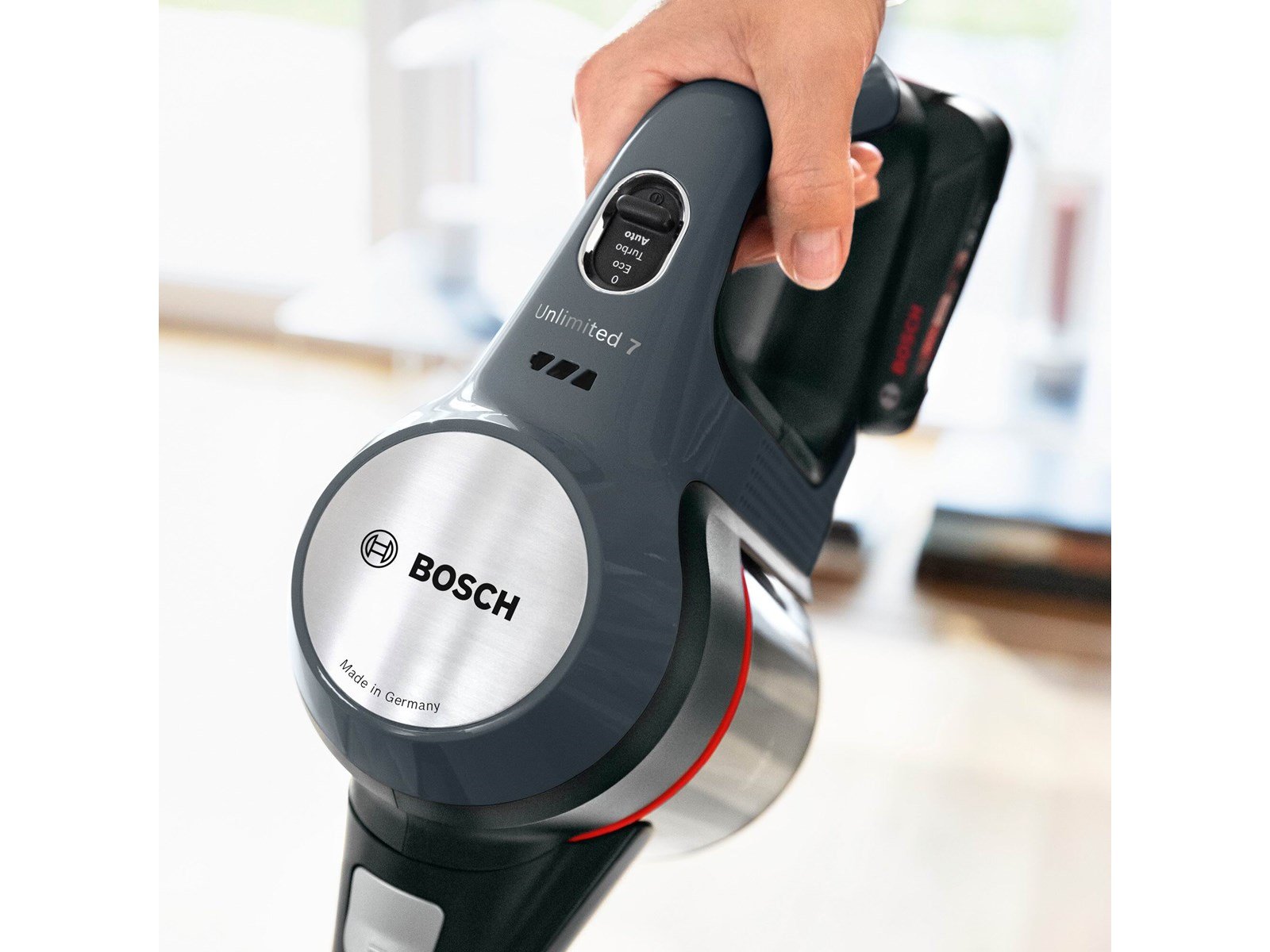 Bosch 2-in-1 Staubsauger Unlimited 7 BBS712A