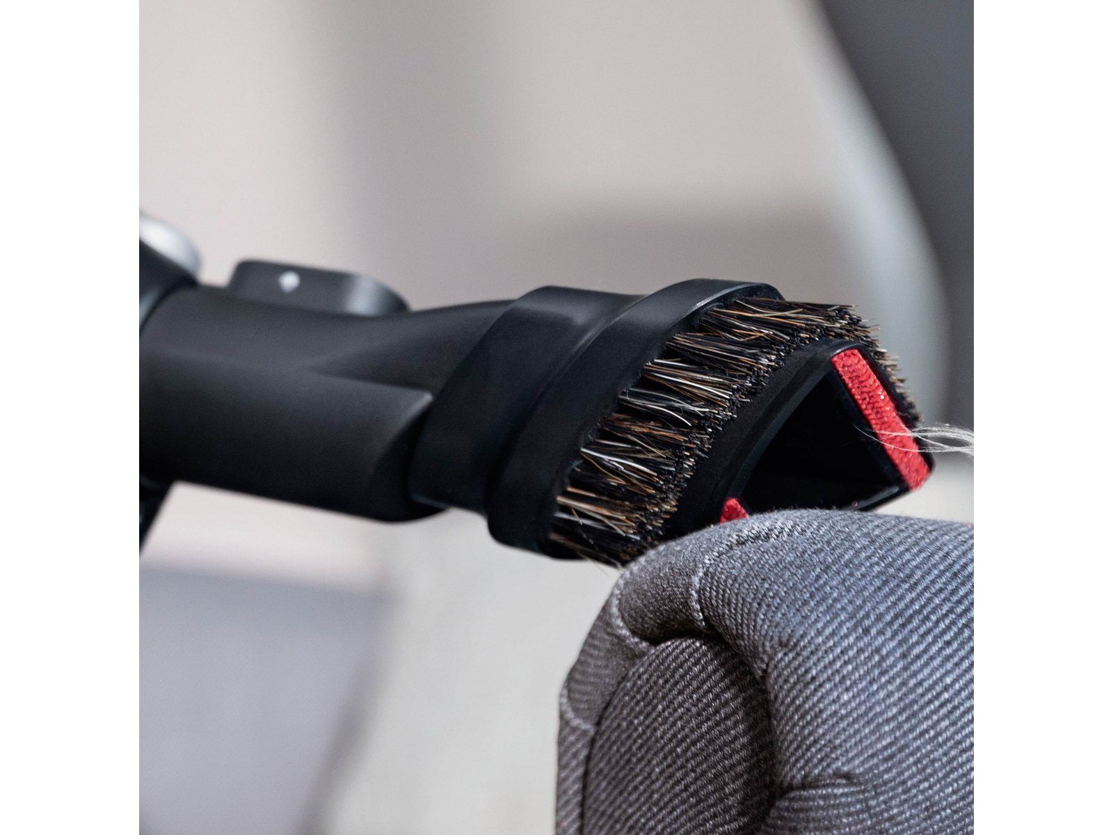 Bosch 2-in-1 Staubsauger Unlimited 7 BBS712A