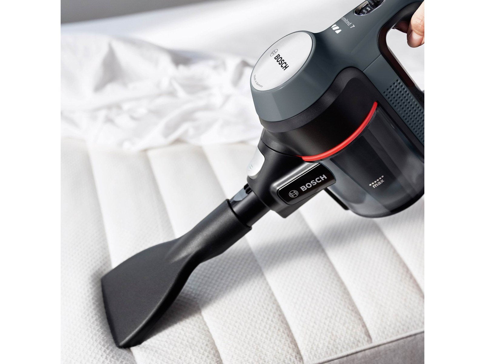 Bosch 2-in-1 Staubsauger Unlimited 7 BBS712A