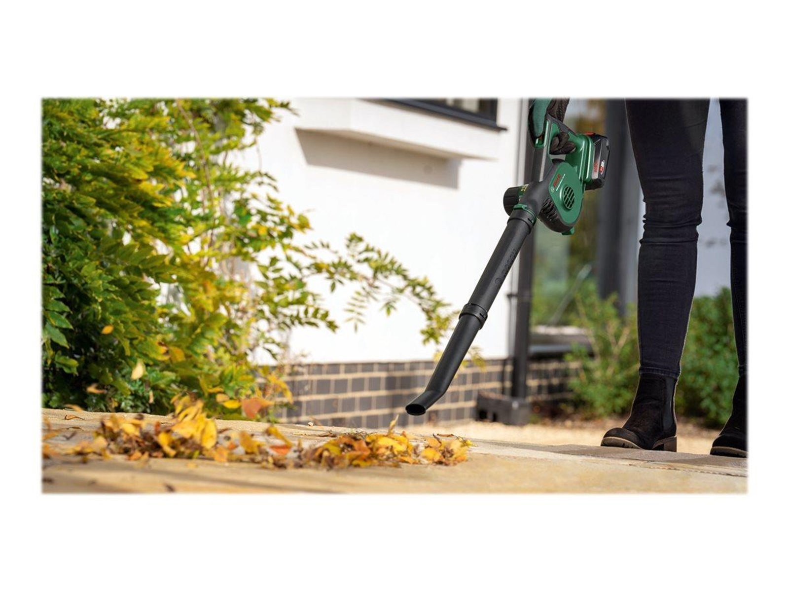 Bosch UniversalLeafBlower 18V-130 (SOLO)