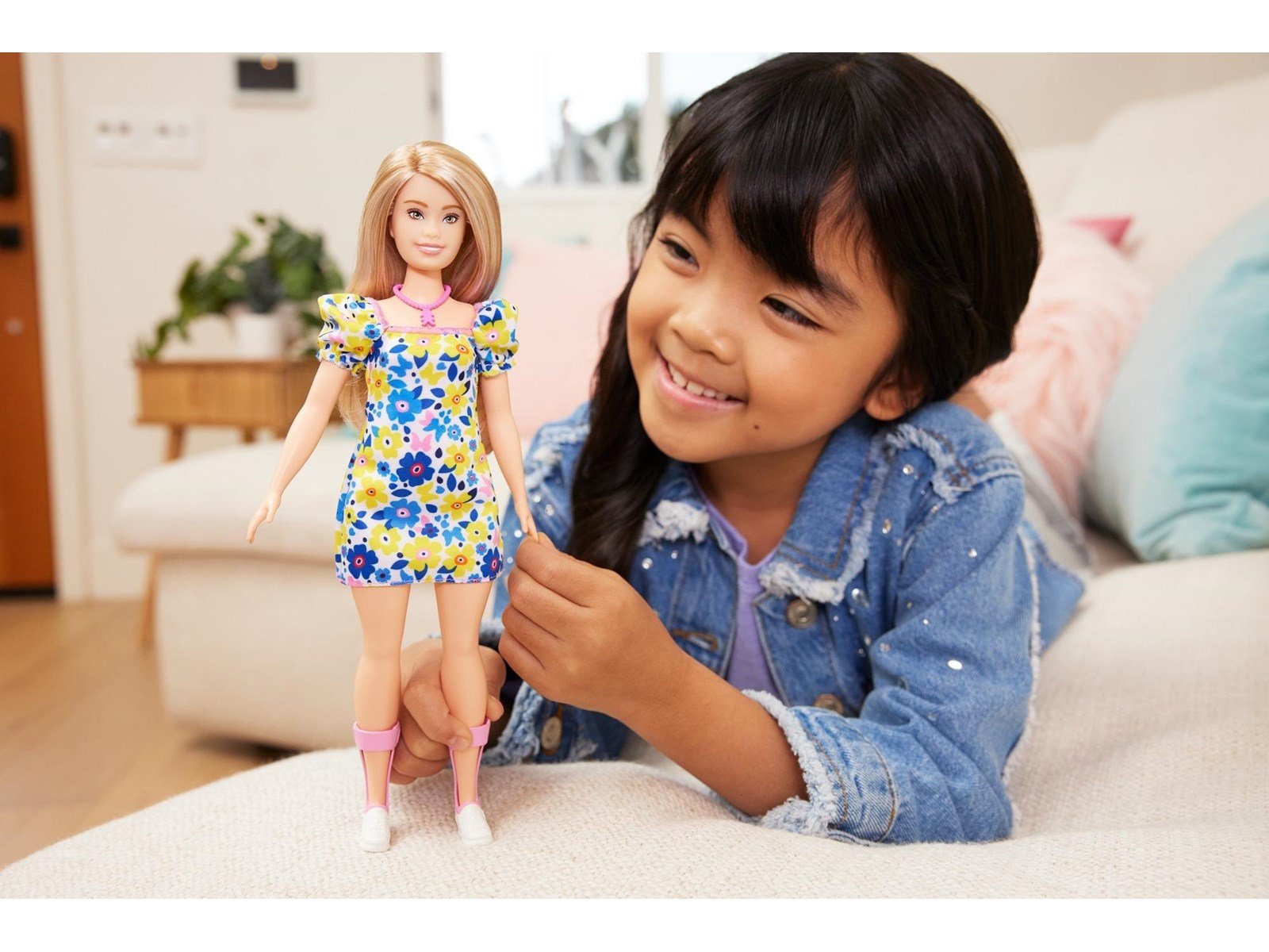 Barbie Fashionista Doll Yellow Blue Floral (DS)