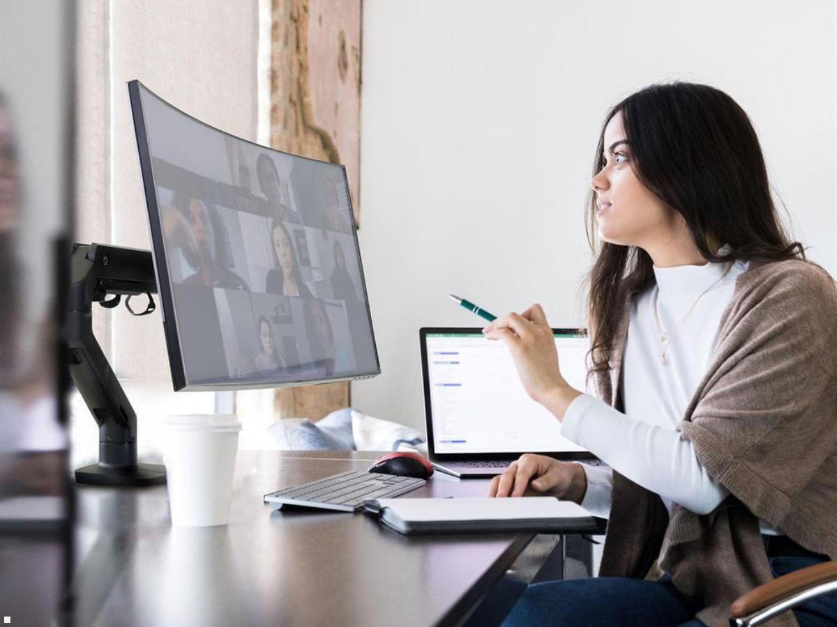 Ergotron HX Monitor Tischhalterung mit CF-Technologie bis 124,46 cm (49') max. 19,1kg, Höhenverstellbar