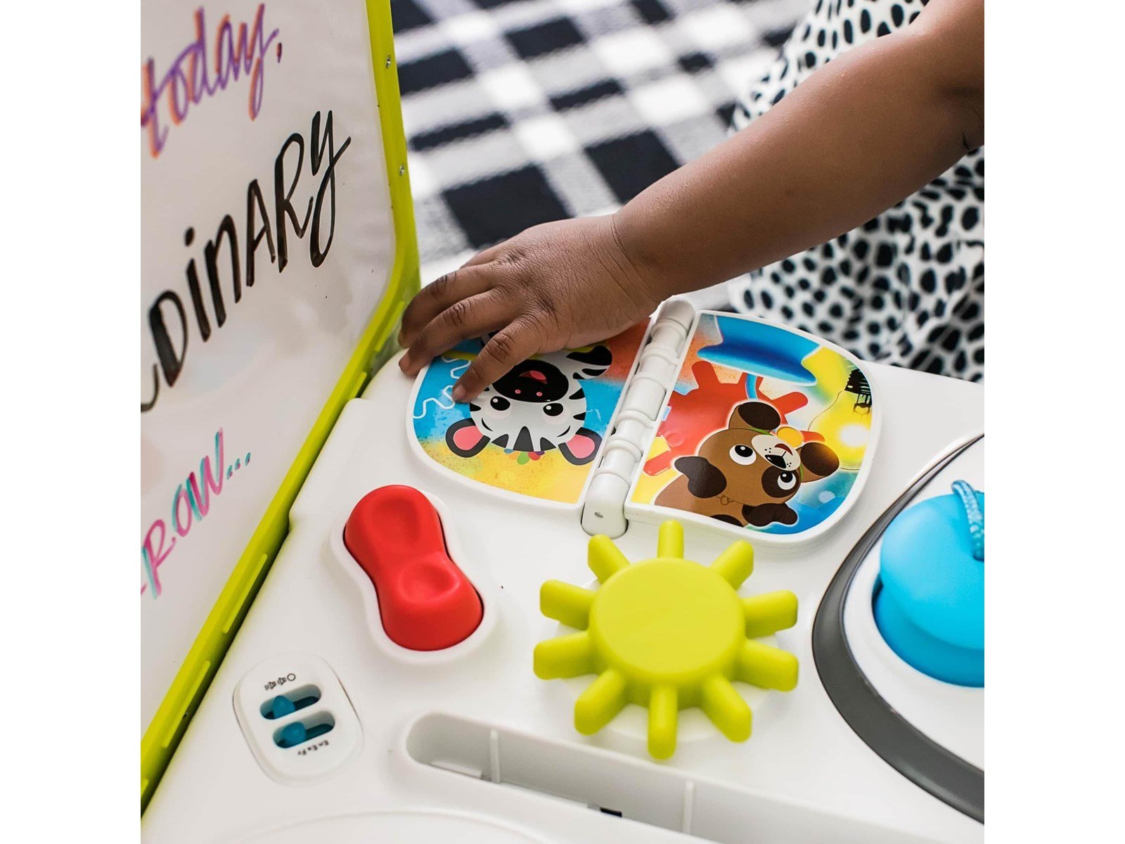 Baby Einstein Curiosity table