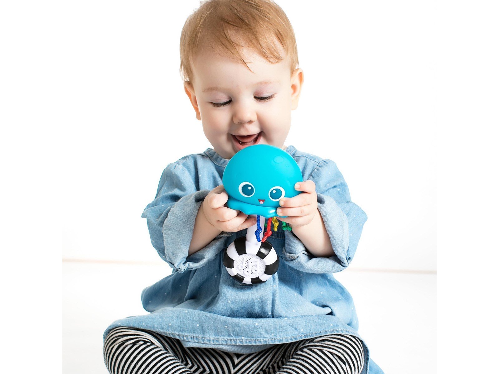 Baby Einstein Ocean glow sensory shaker