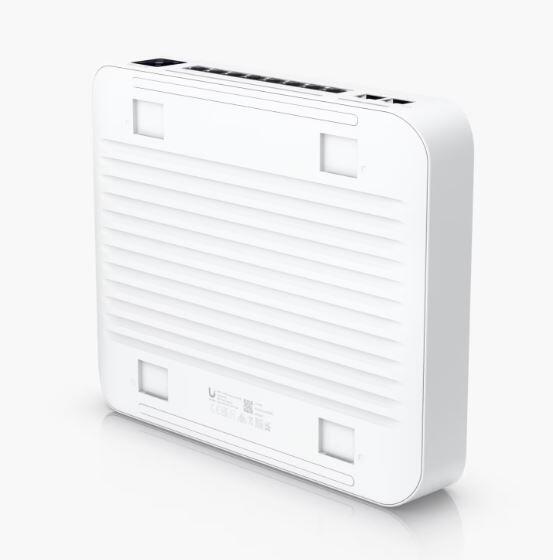 Ubiquiti UniFi Enterprise Switch L3 managed - 8x 10/100/1000/2.5G (PoE+) + 2x 1 Gigabit/10 Gigabit SFP+ (Uplink) Desktop