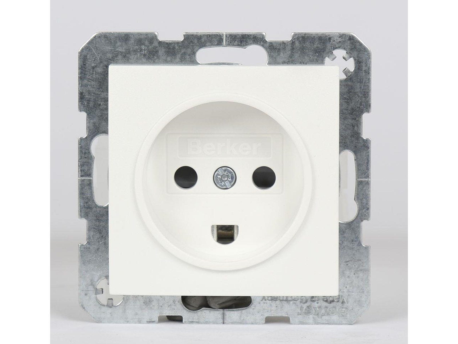 Berker Socket outlet danish version s/b polar white