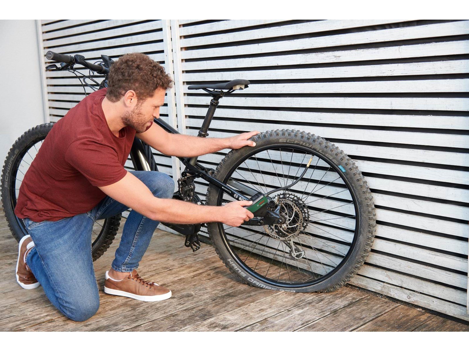 Bosch Easy Pump CORDLESS COMPRESSED AIR PUMP 3.6V