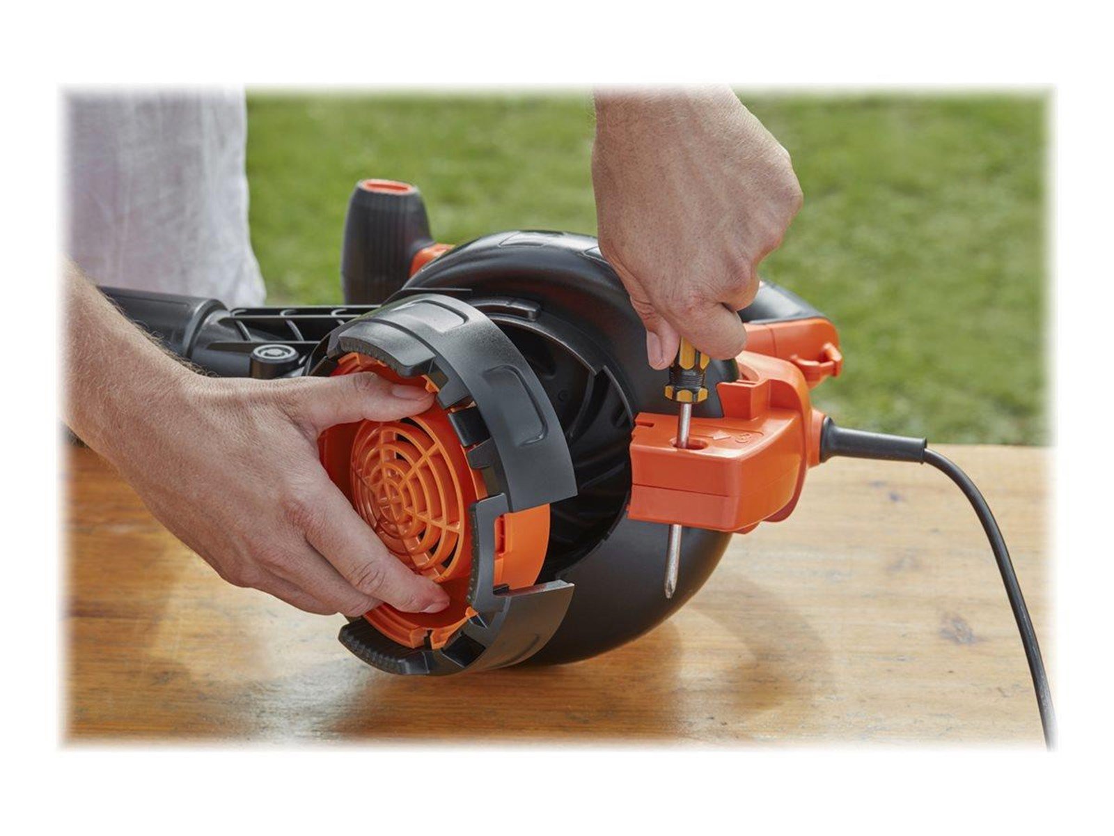 Black & Decker BEBLV300-QS