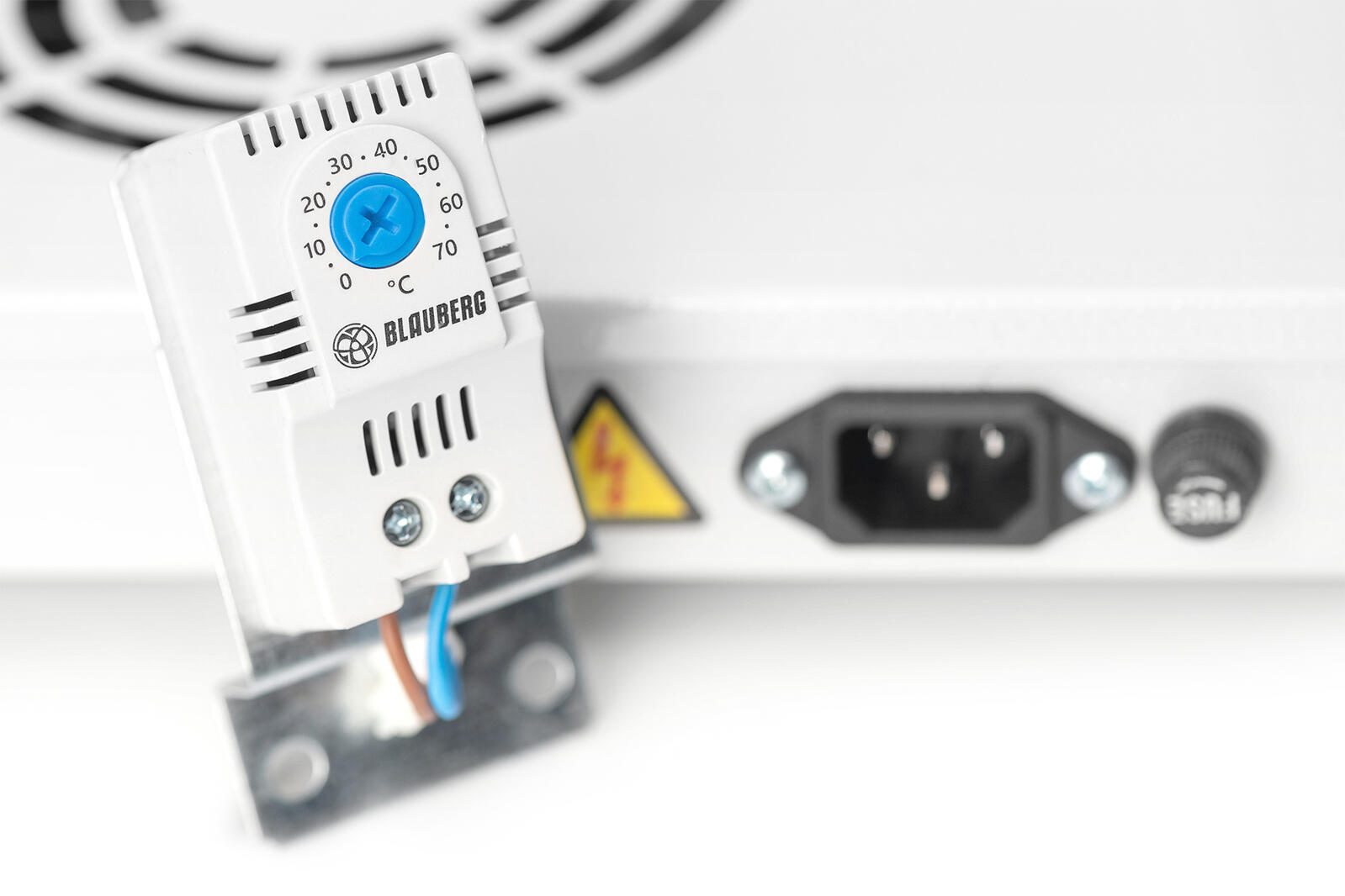 Digitus Lüftermodule für 19'-Schränke 2 Lüfter RAL7035 grau (DN-19 FAN-2-HO)