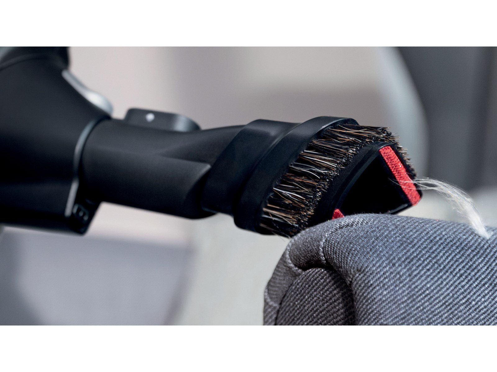 Bosch 2-in-1 Staubsauger Unlimited Serie 7 Pet BBS711ANM