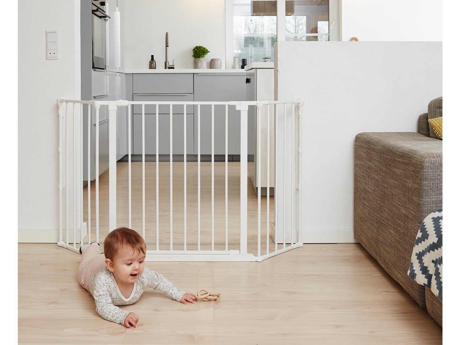 BabyDan Flex M Safety Gate White 90-146 cm