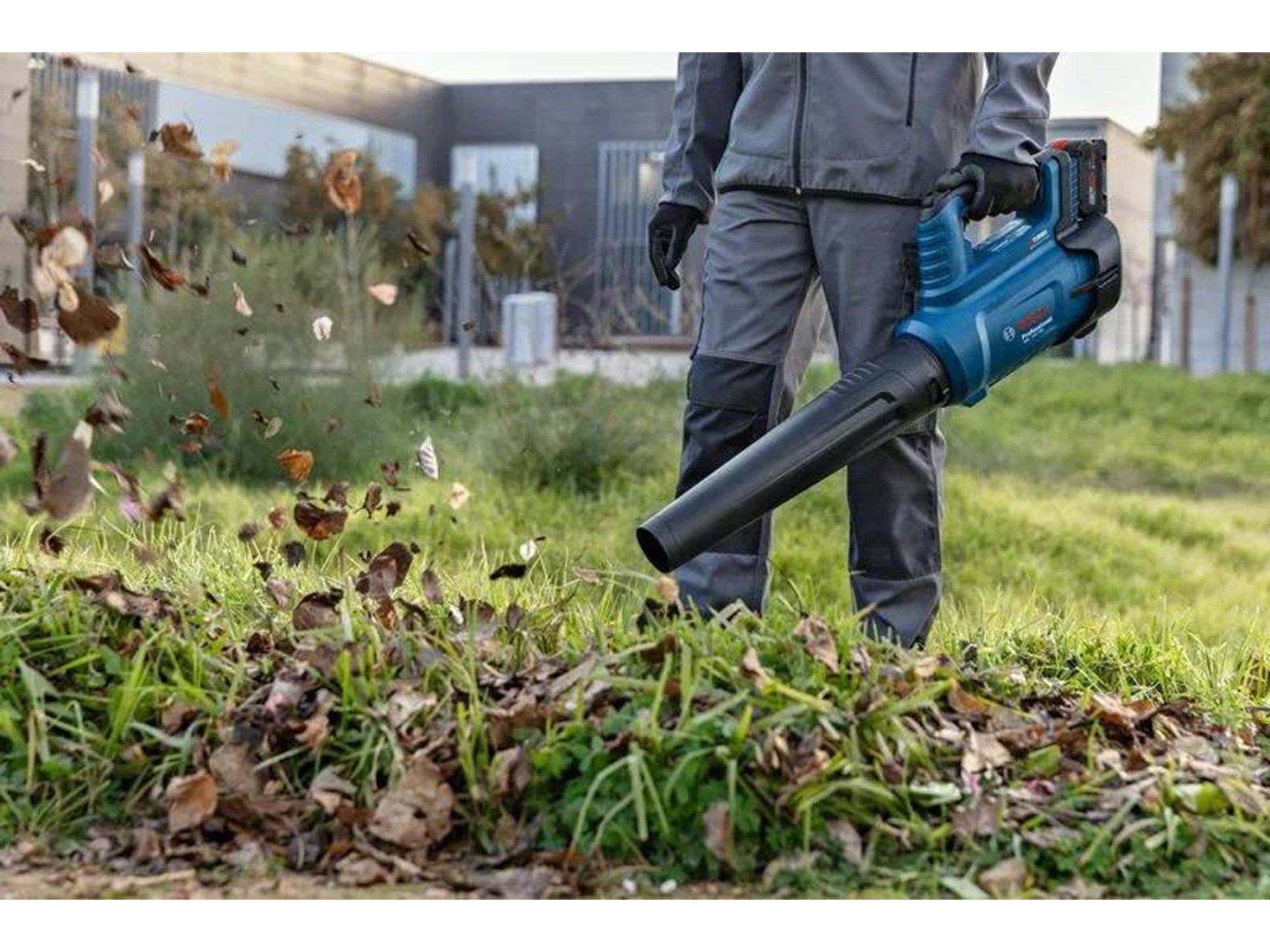 Bosch GBL 18V-750 PROFESSIONAL CORDLESS LEAF BLOWER