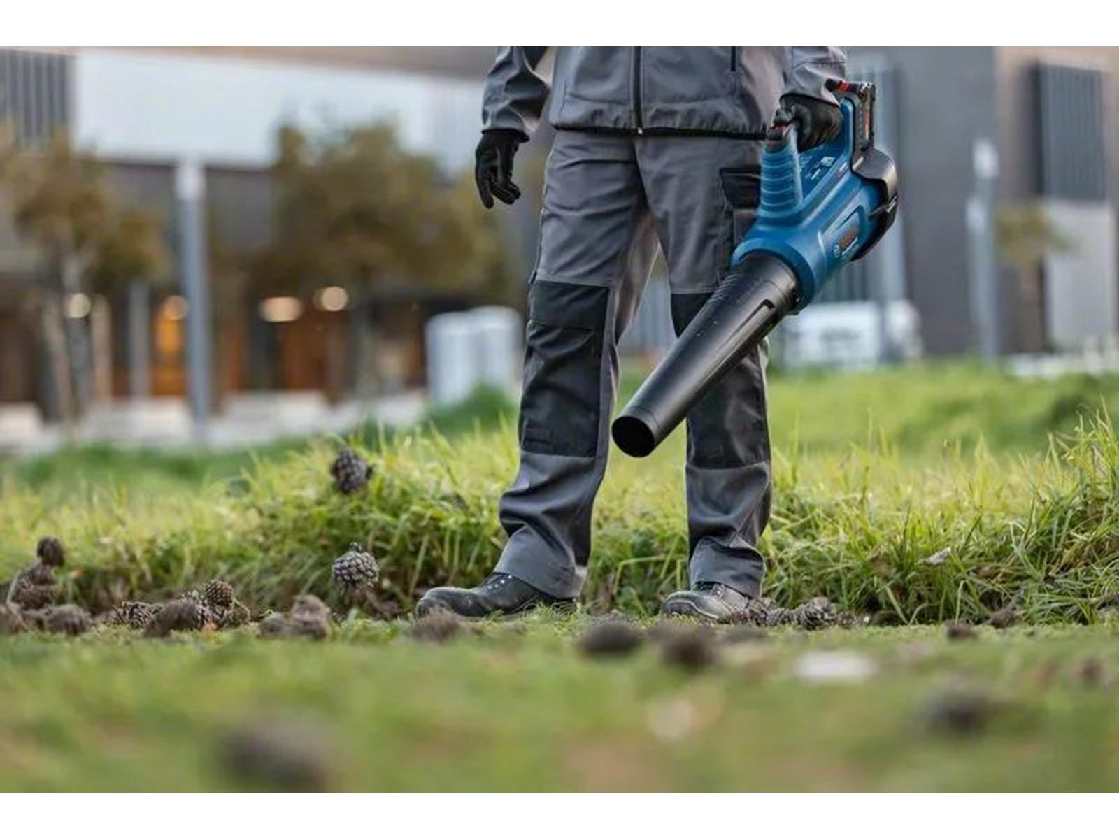 Bosch GBL 18V-750 PROFESSIONAL CORDLESS LEAF BLOWER