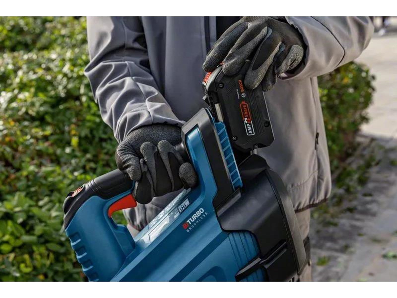 Bosch GBL 18V-750 PROFESSIONAL CORDLESS LEAF BLOWER