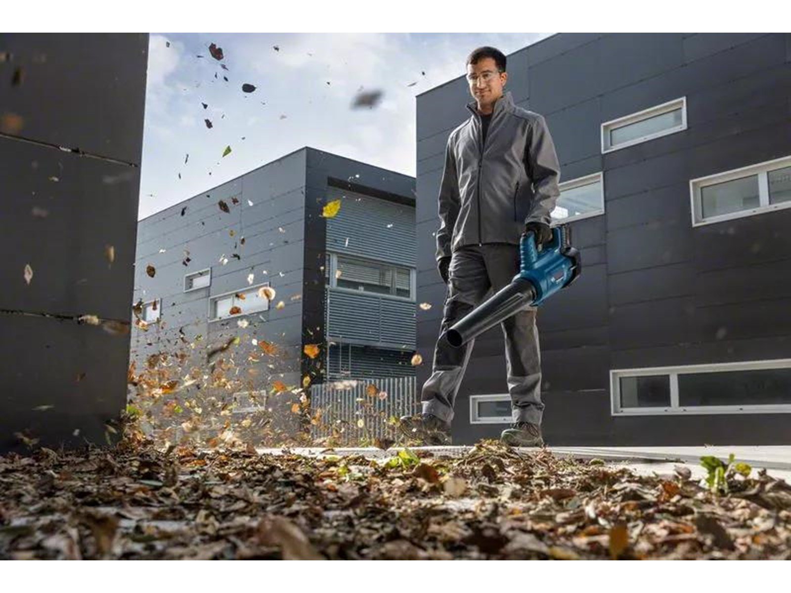 Bosch GBL 18V-750 PROFESSIONAL CORDLESS LEAF BLOWER