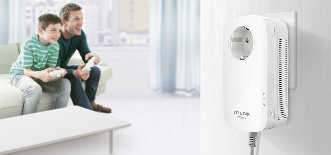 TP-LINK TL-PA8010PKIT AV1200 Gigabit Powerline Starterkit mit Frontsteckdose