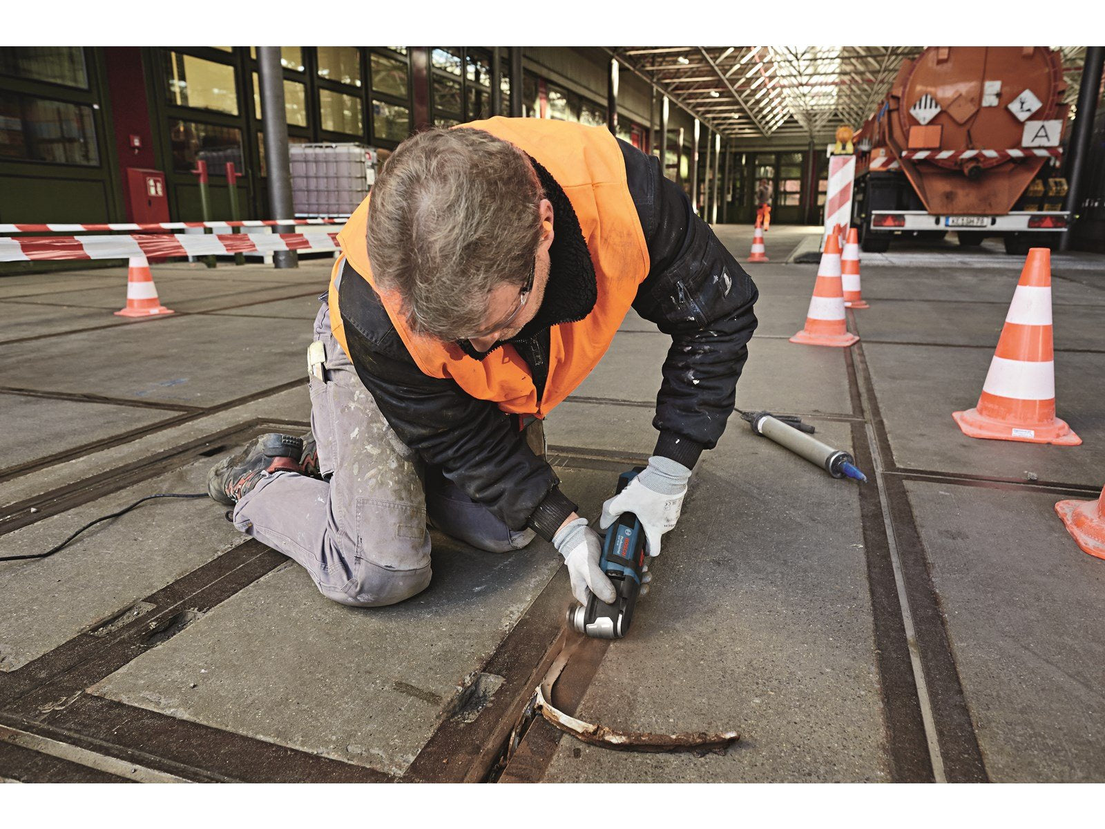 Bosch Professional GOP55-36 STARLOCK MAX 16XACC