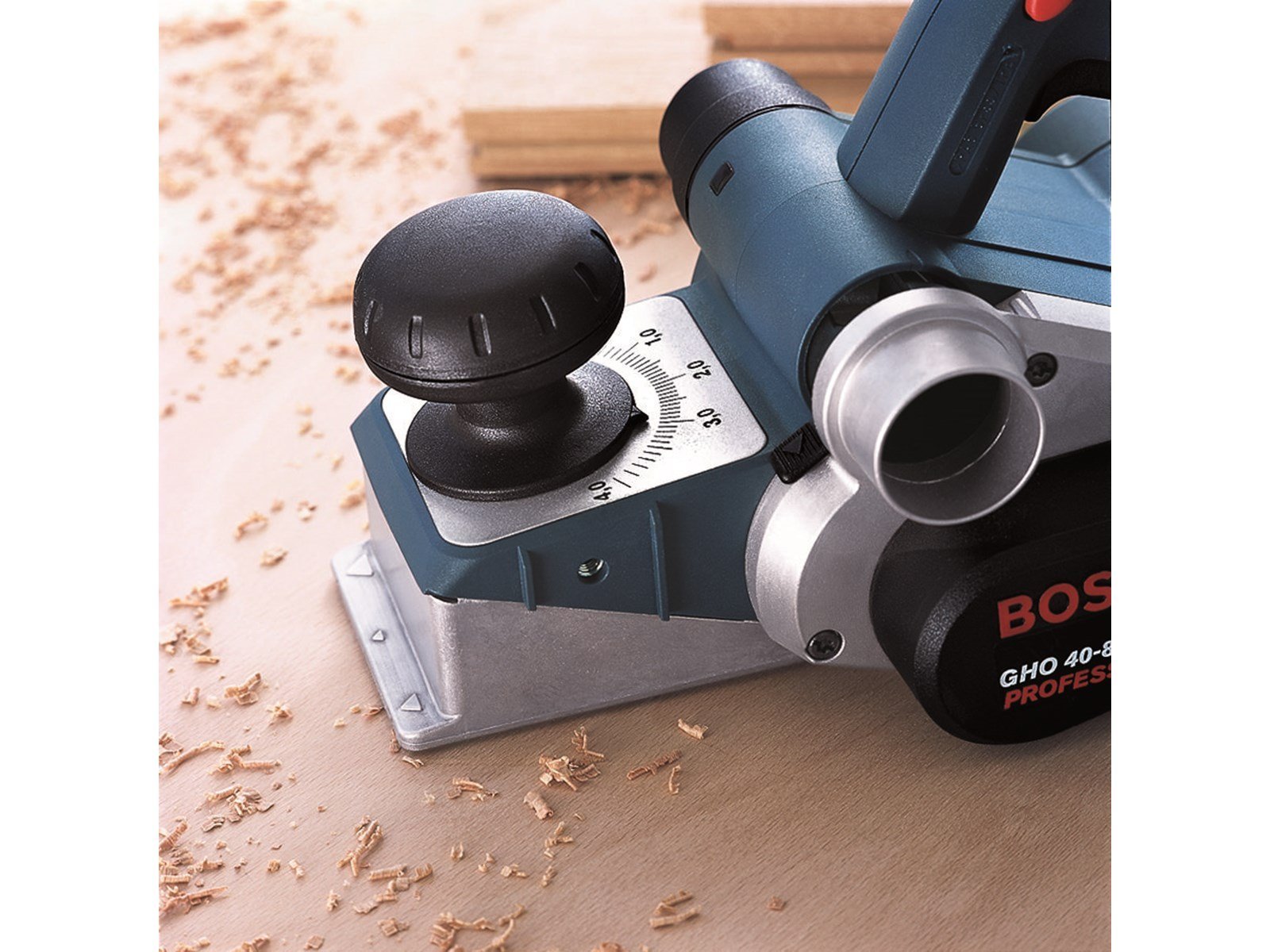 Bosch Professional GHO 40-82 C IK
