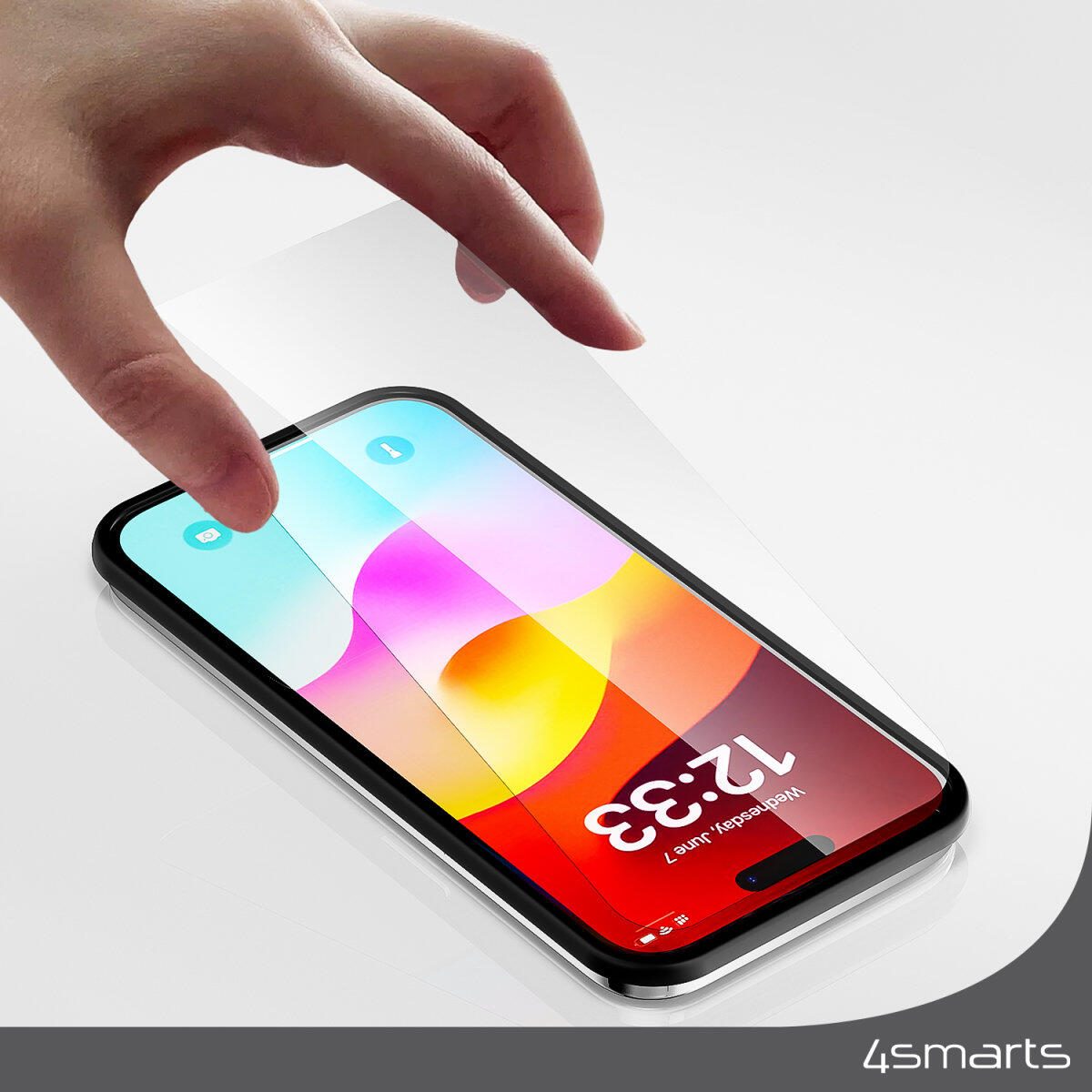 4smarts Second Glass mit Montagerahmen für Apple iPhone 15