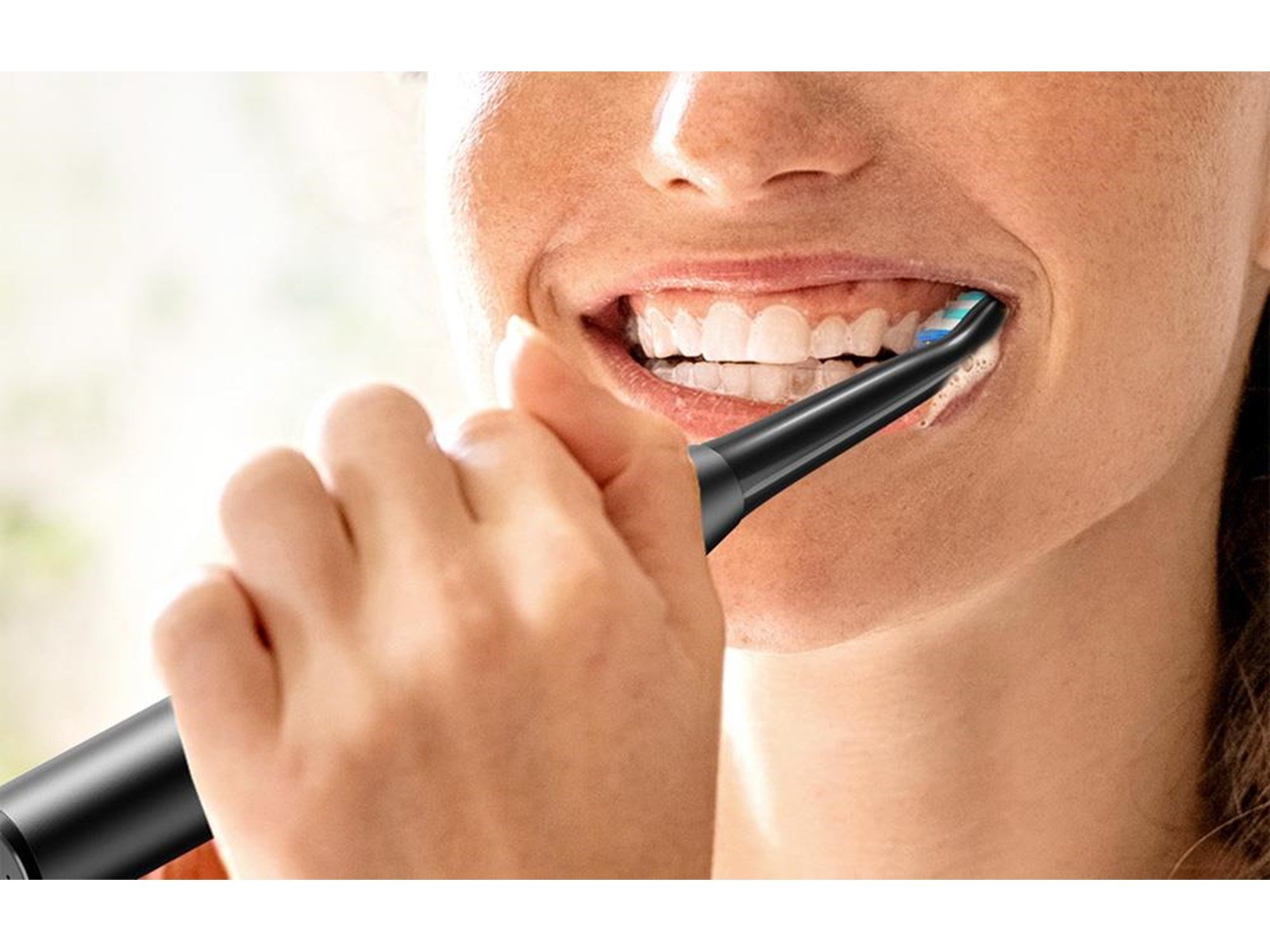 Bitvae Elektrische Zahnbürste Sonic toothbrush with tips set and travel case D2 (black)