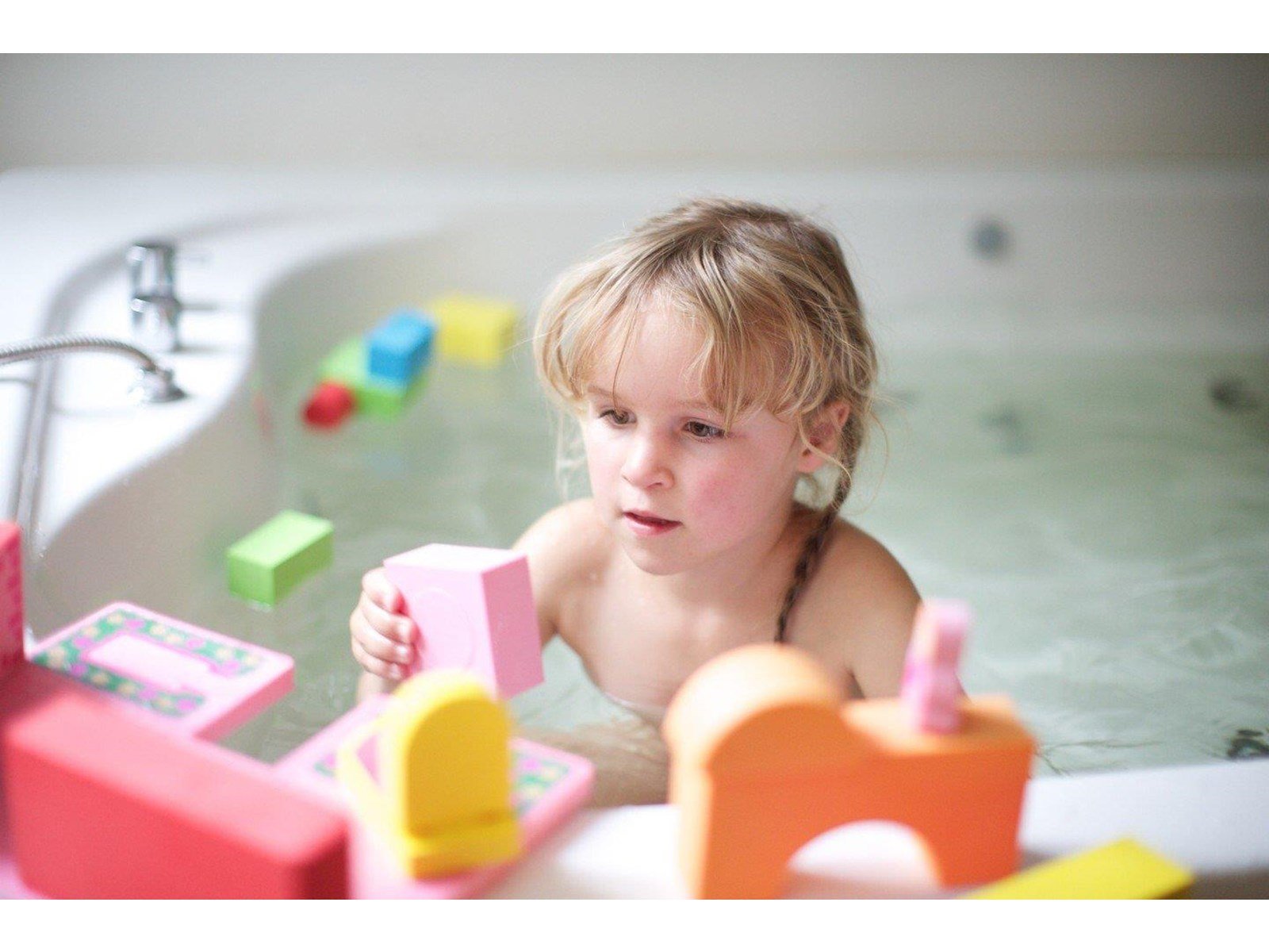 Bath Blocks Floating Castle Set