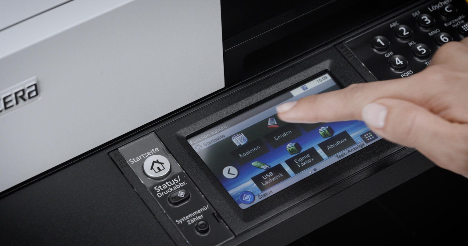 KYOCERA Klimaschutz-System ECOSYS M5526cdw Farblaser-Multifunktionsgerät inkl. Kyocera Papierkassette PF-5110 (1203R60UN