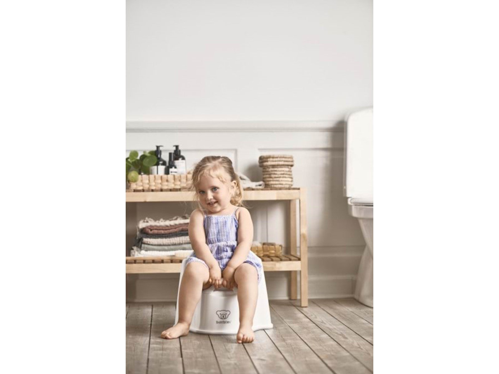 Baby Bjorn Potty Chair white