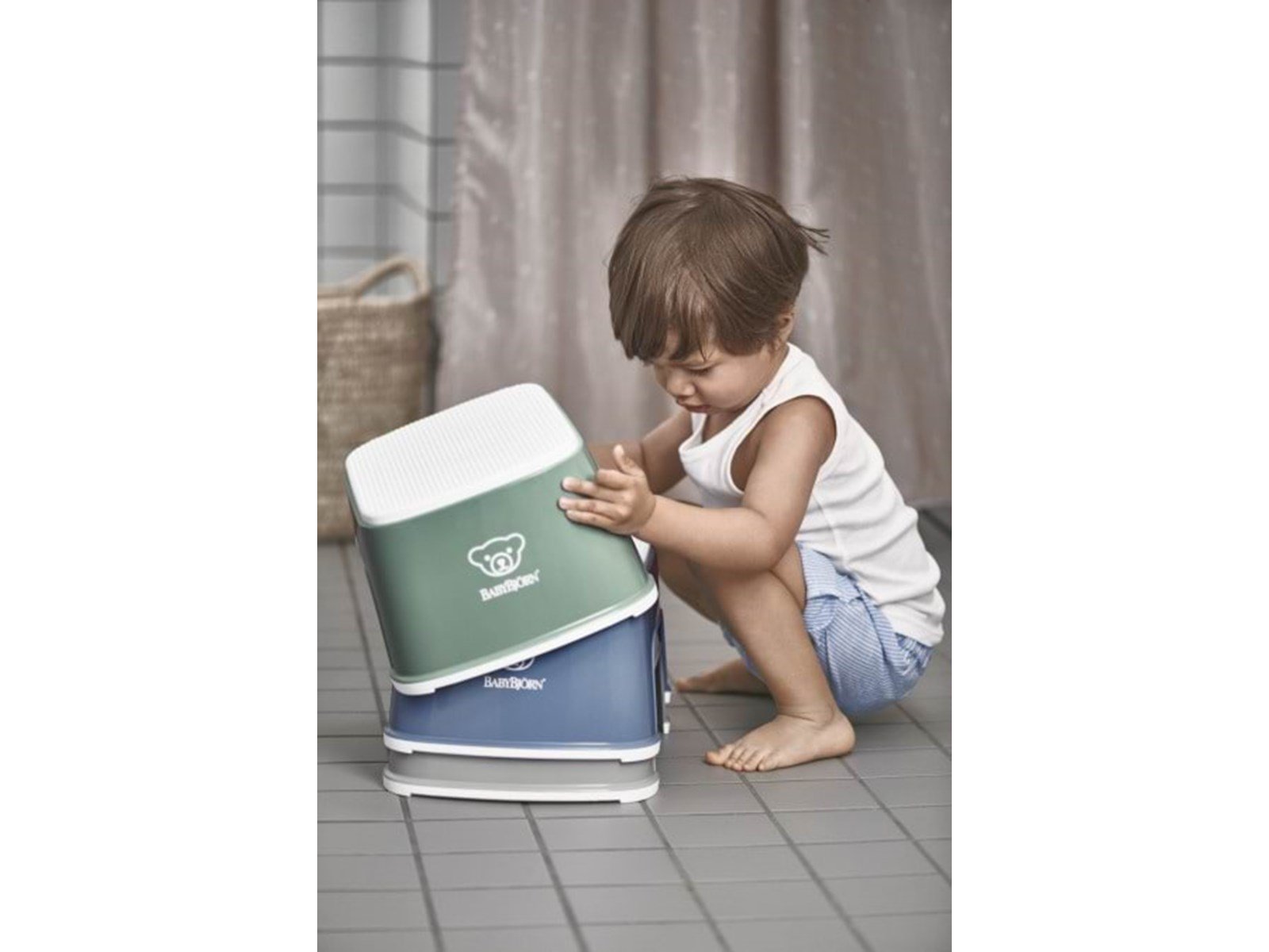 Baby Bjorn Step Stool gray