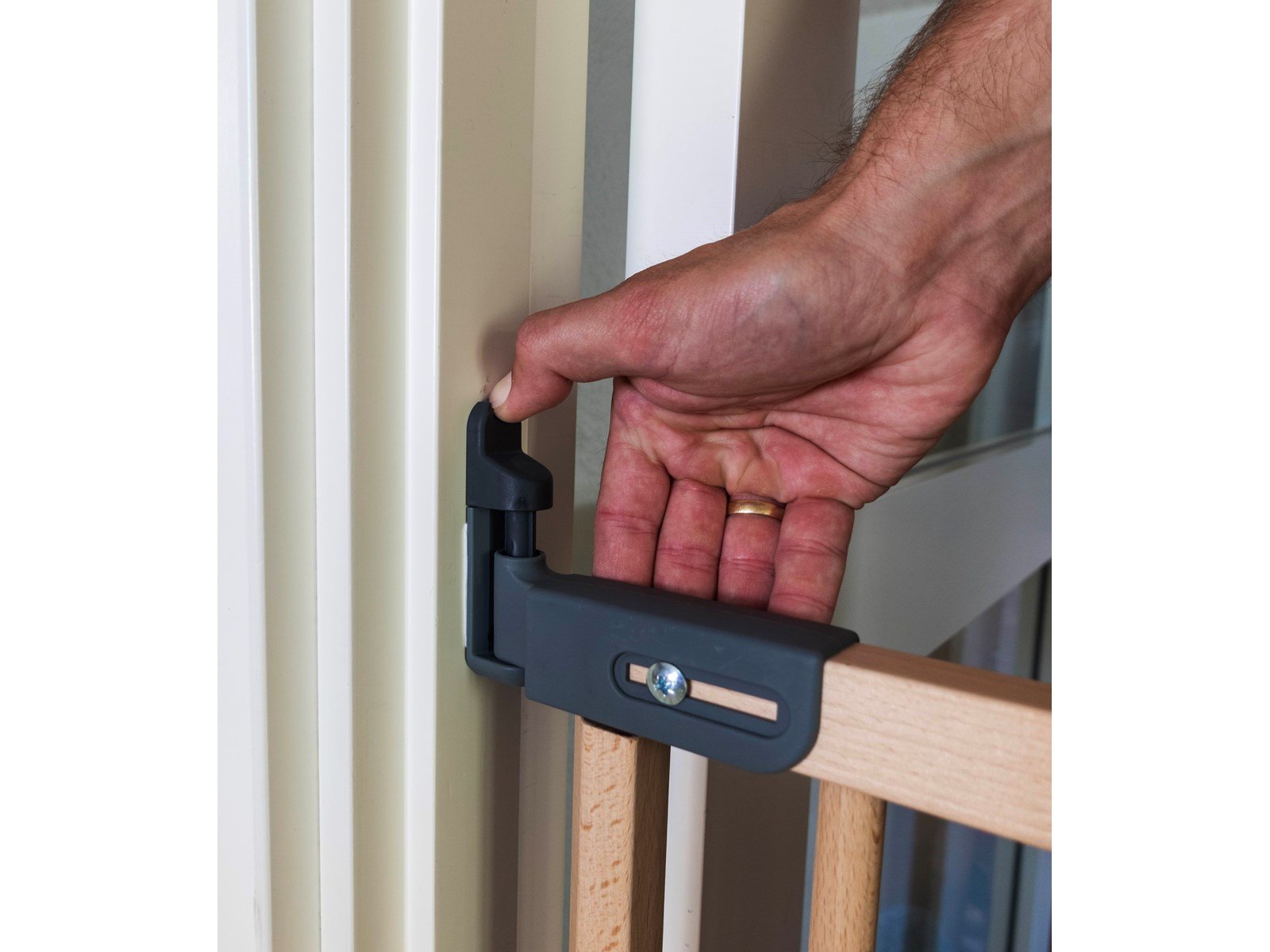 BabyDan FlexiFit Deluxe Safety Gate 62.5-100.5 cm Wood/Gray