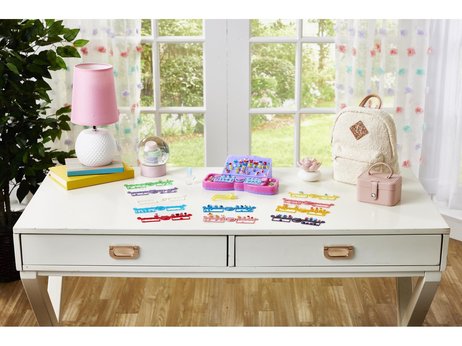 Aquabeads Nail Studio Design 'n' Display