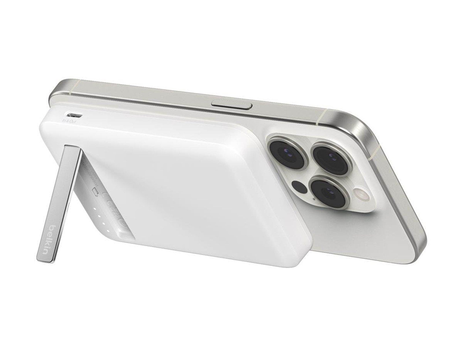 Belkin wireless power bank - magnetic with Qi2 - 24 pin USB-C - 15 Watt