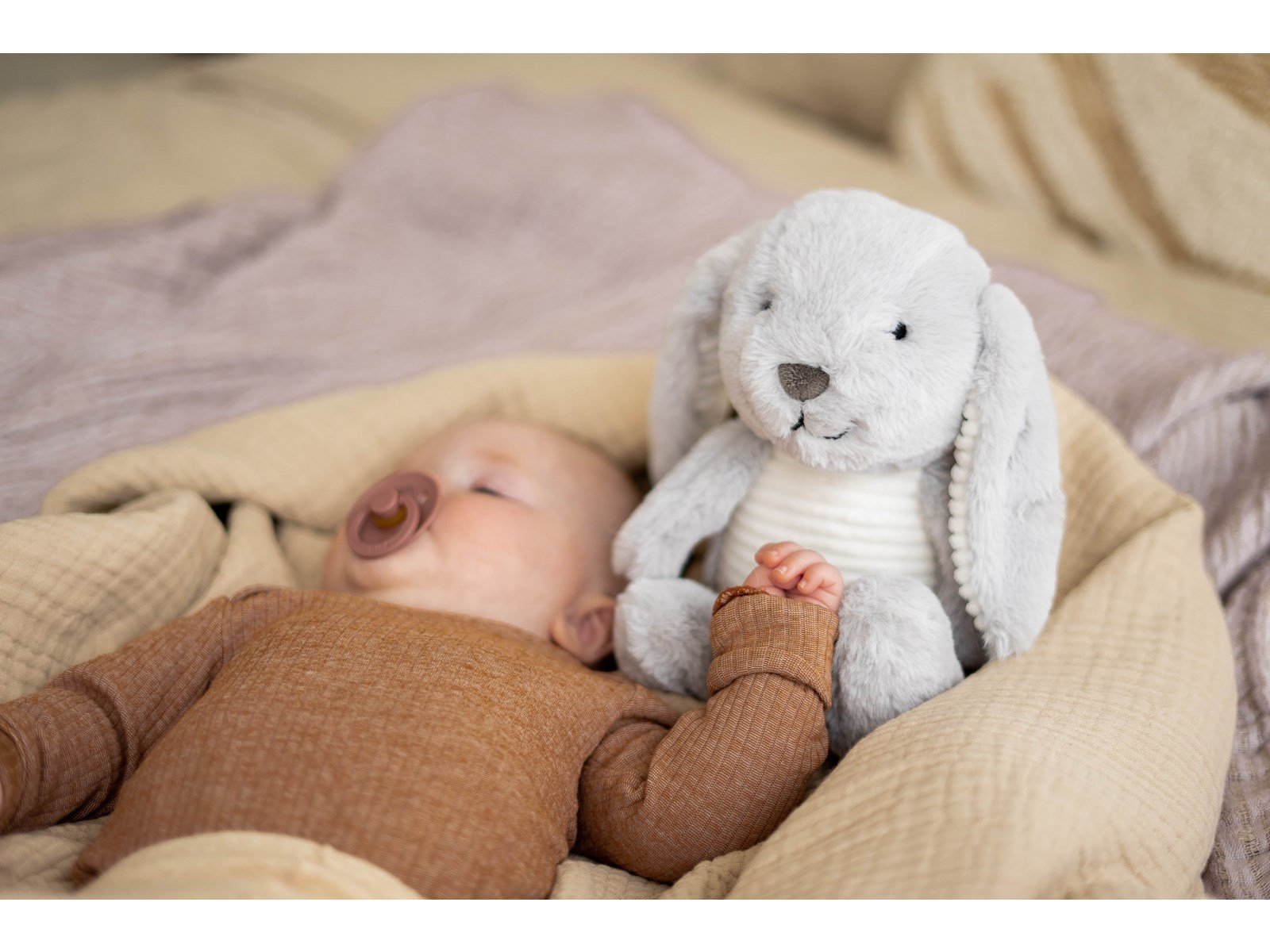 Flow Amsterdam Heartbeat Comforter - Milo (Grey)