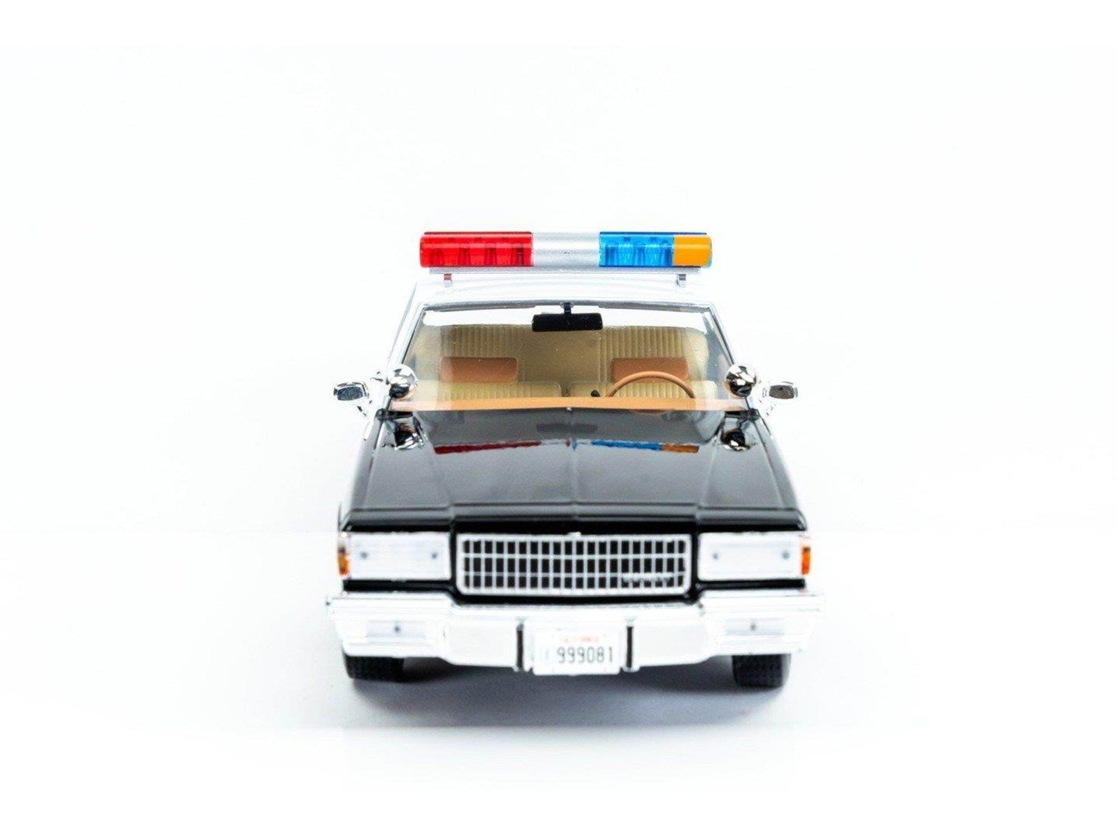 Greenlight 1/18 Artisan Collection - Terminator 2 (1991) - 1987 Cheverolet Caprice with Android