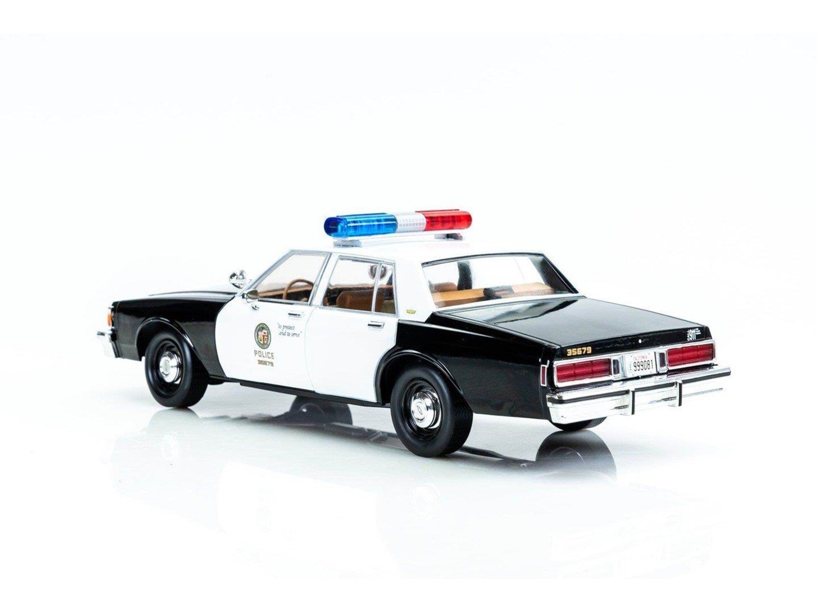 Greenlight 1/18 Artisan Collection - Terminator 2 (1991) - 1987 Cheverolet Caprice with Android