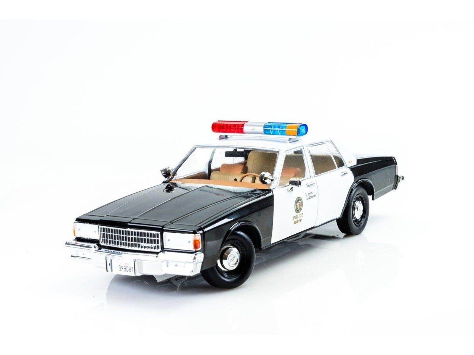 Greenlight 1/18 Artisan Collection - Terminator 2 (1991) - 1987 Cheverolet Caprice with Android