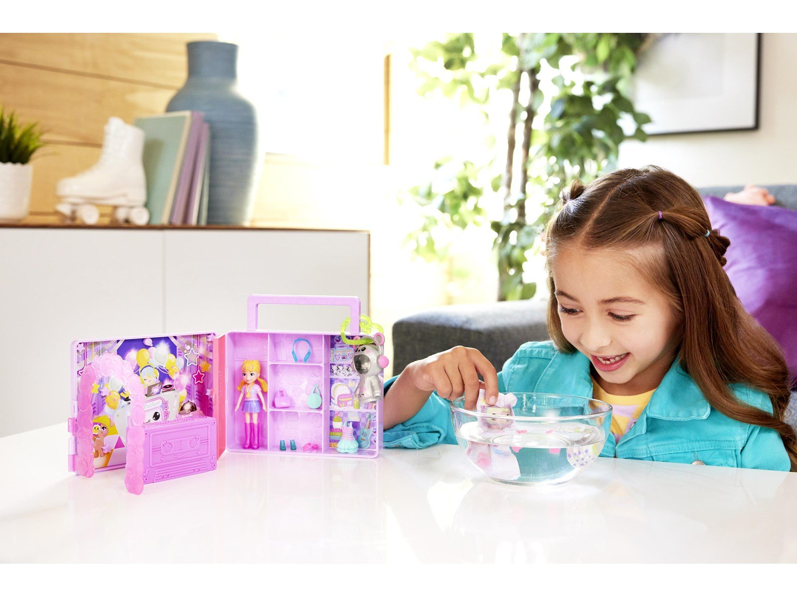 Polly Pocket Disco Dance Fashion Reveal Playset