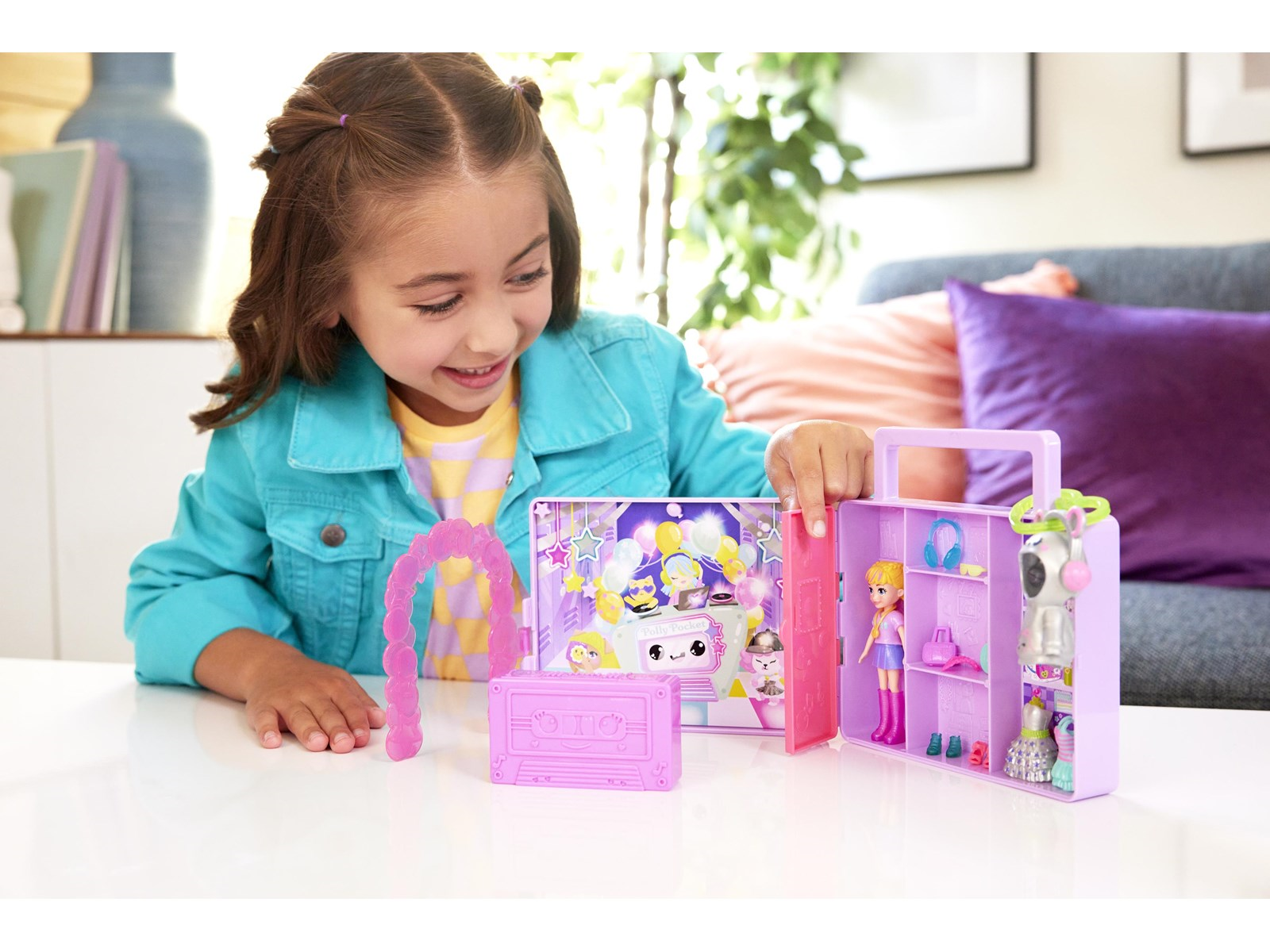 Polly Pocket Disco Dance Fashion Reveal Playset