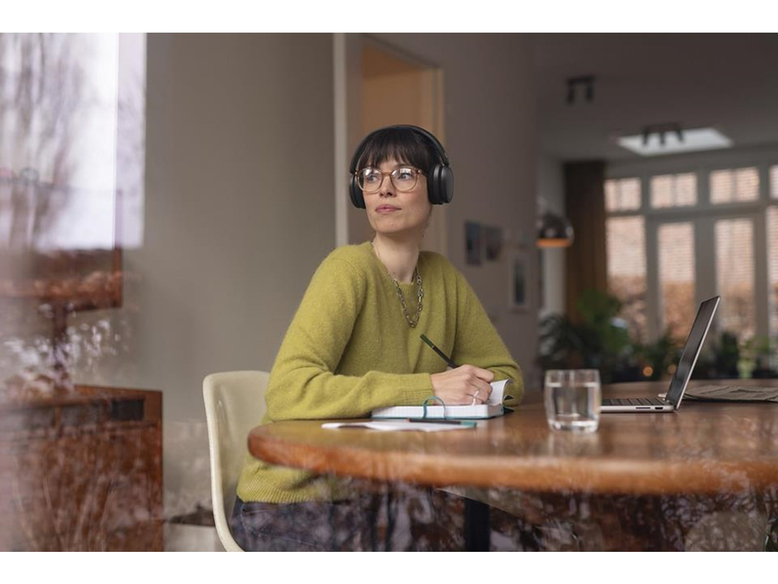 Philips TAH5209BK/00 - 5000 series - Over-ear wireless headphones - Black