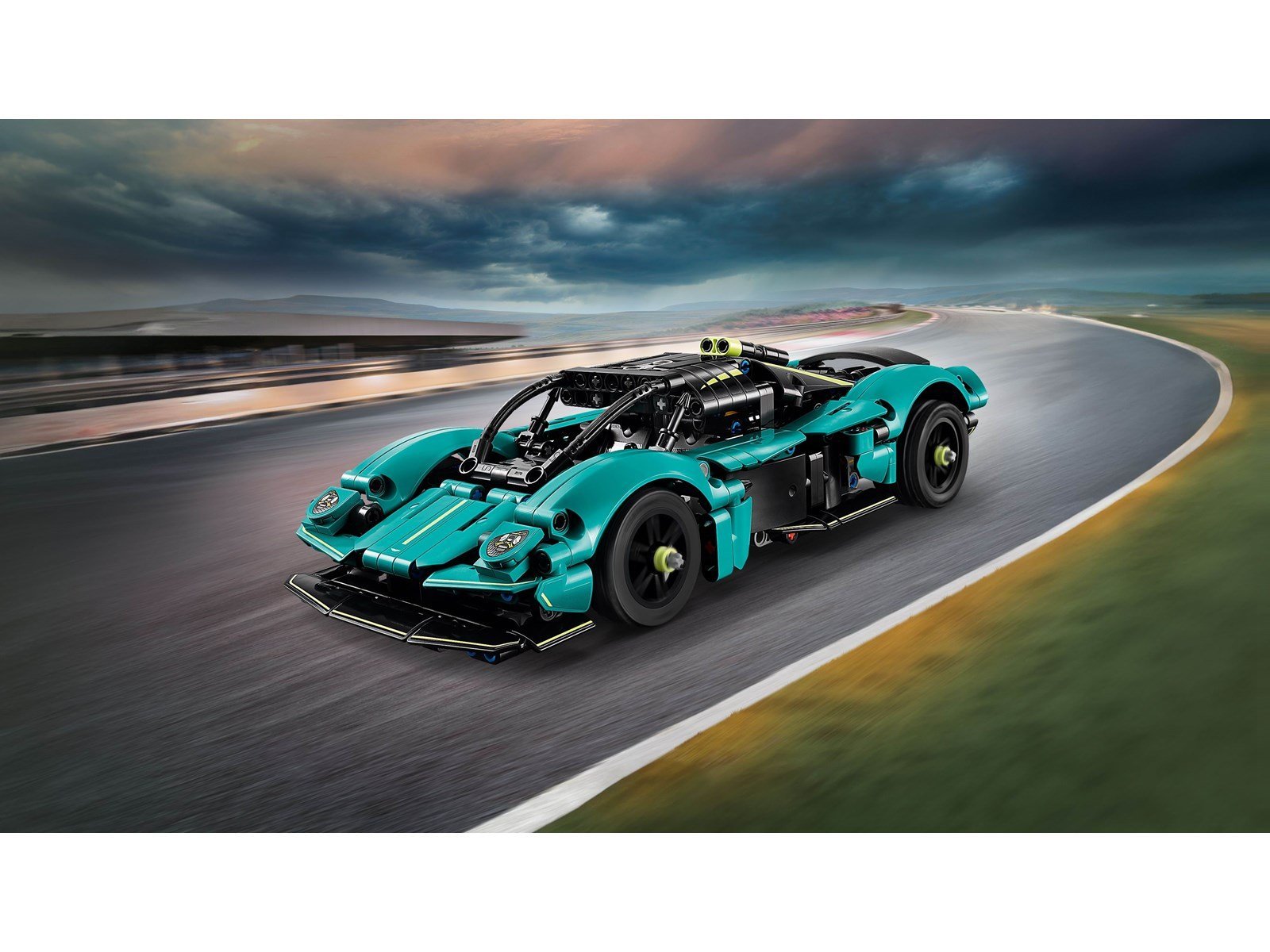 LEGO Technic 42208 Aston Martin Valkyrie