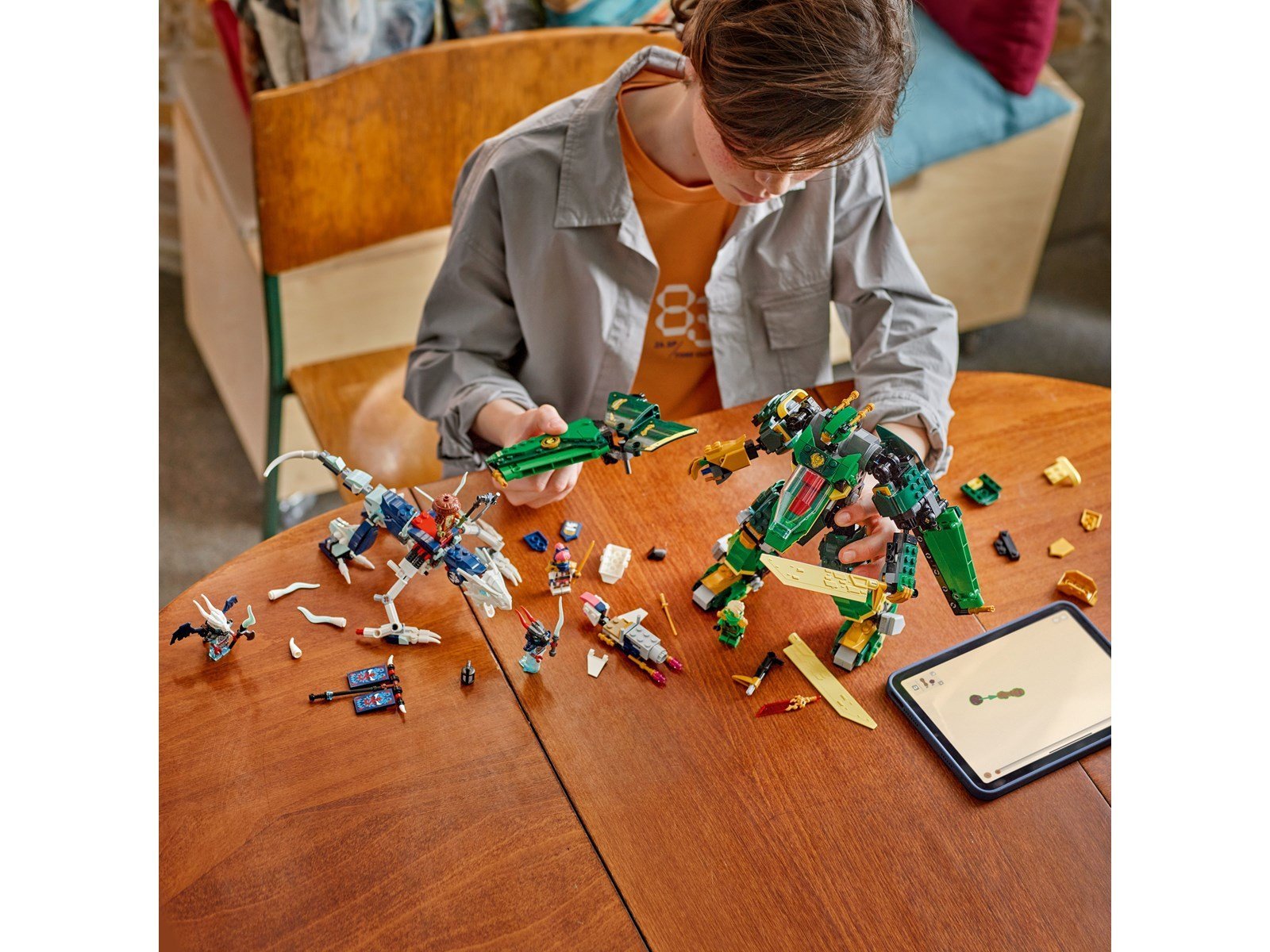 LEGO Ninjago 71845 Lloyds Jet-Mech