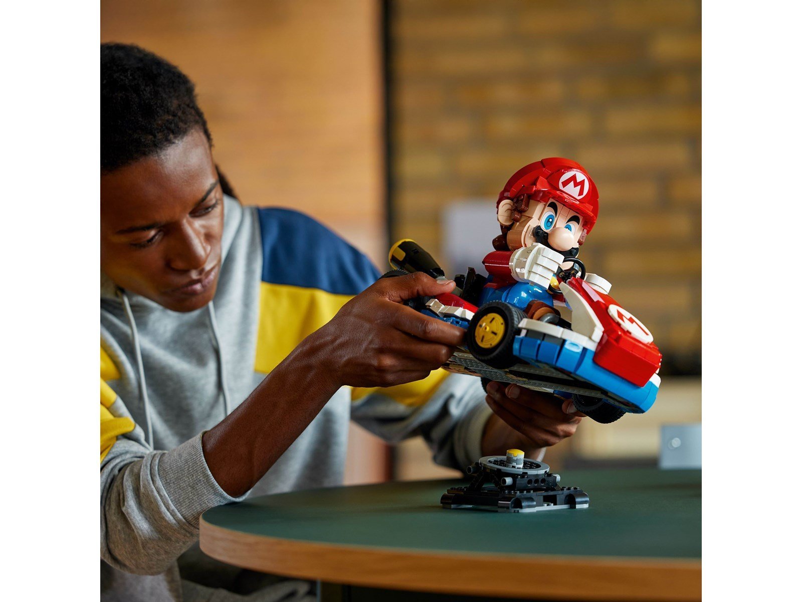 LEGO Super Mario 72037 Mario Kart™: Mario & Standard-Kart