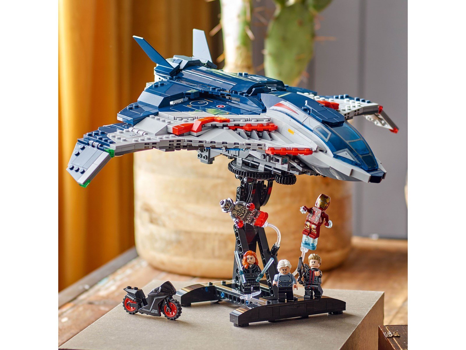 LEGO Super Heroes Marvel 76325 Avengers: Age of Ultron Quinjet